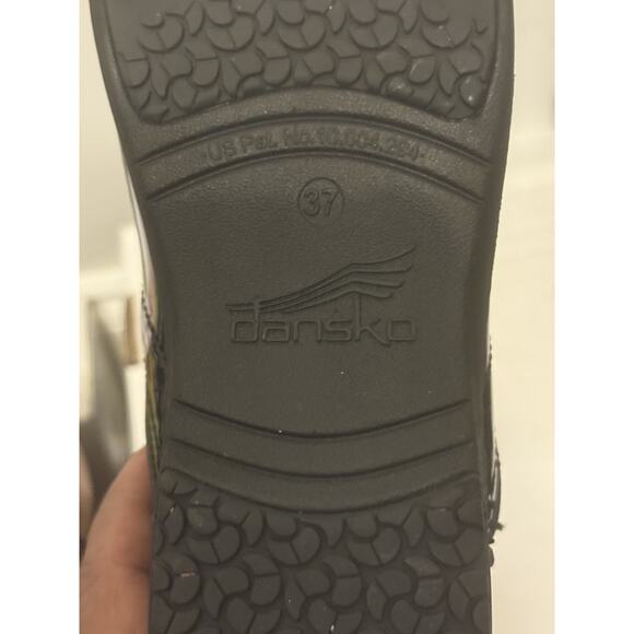 Dansko XP 2.0 Patent Black Leather Black Womens US SZ 7 EUR 37 Clogs EUC Nice - Picture 9 of 10